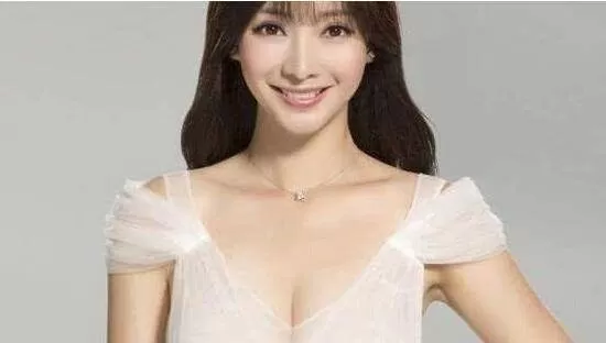 柳岩为何无人追当她穿高跟鞋做深蹲 这换谁都不会追了