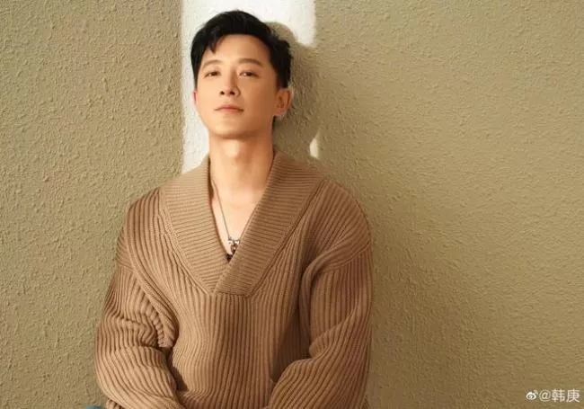 首次曝光 韩庚和卢靖姗的女儿叫Junior