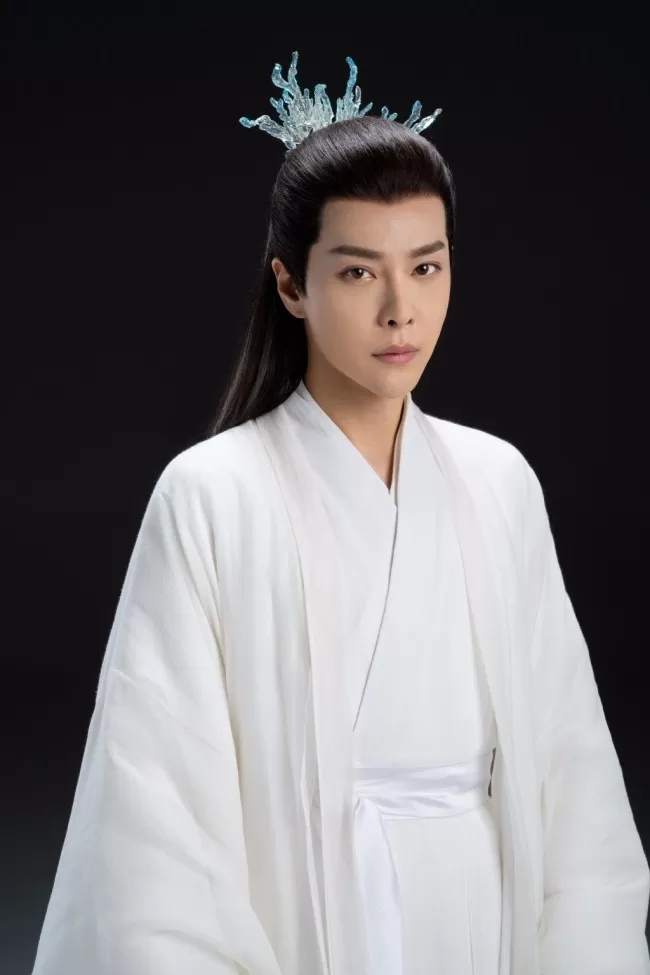 新的物料新的开心 王一栩晒苍兰诀新剧照