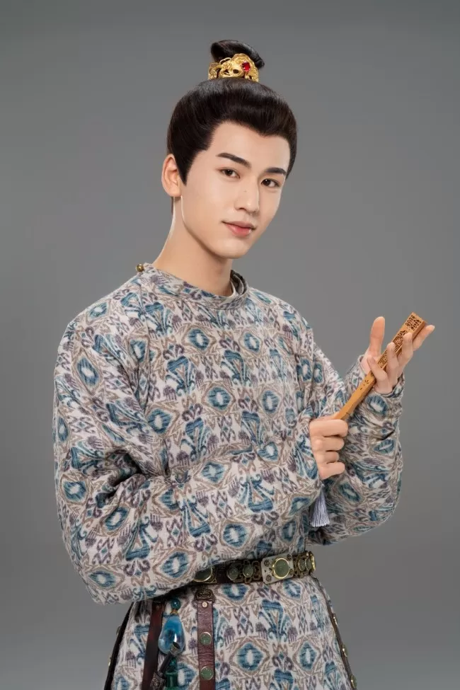 新的物料新的开心 王一栩晒苍兰诀新剧照