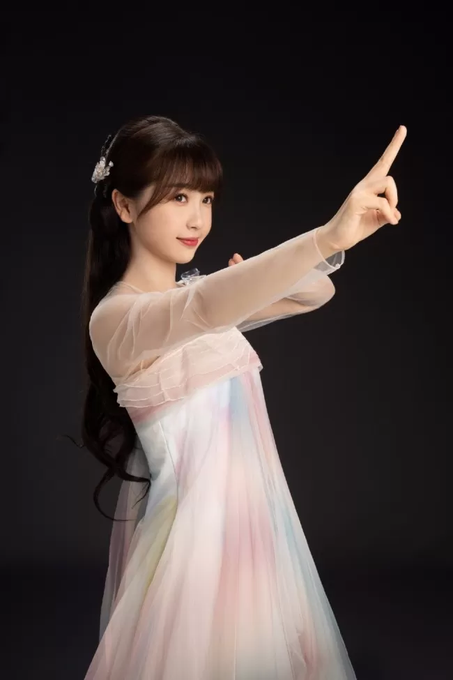 新的物料新的开心 王一栩晒苍兰诀新剧照