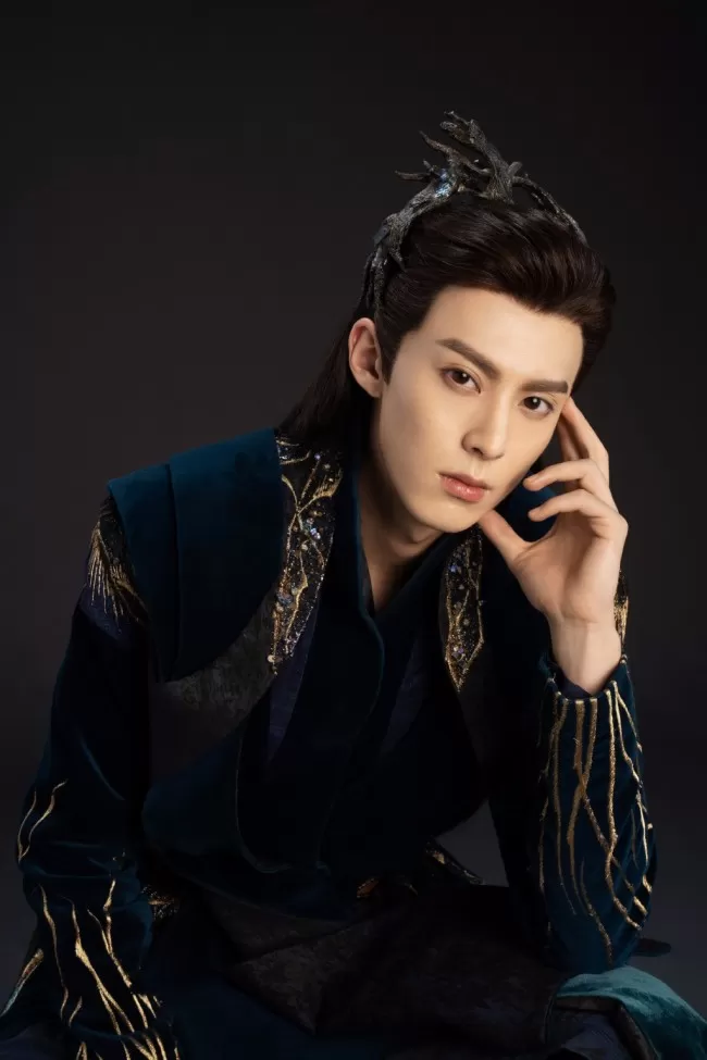 新的物料新的开心 王一栩晒苍兰诀新剧照