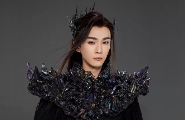 新的物料新的开心 王一栩晒苍兰诀新剧照