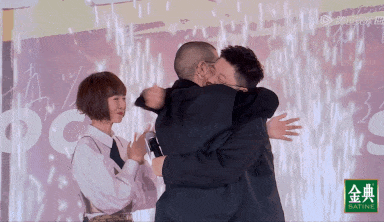 恭喜!恭喜!《脱口秀大会》第五季 呼兰总冠军