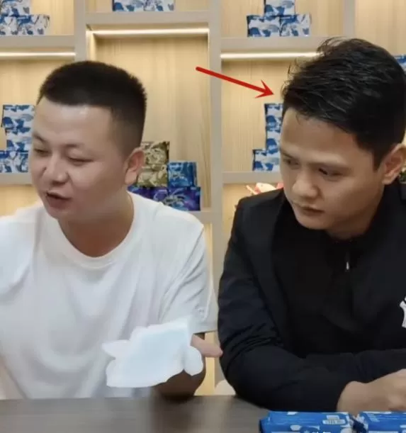 寻亲网红黄贵是强奸犯 直播卖卫生巾遭质疑