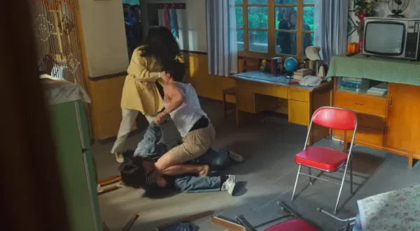 赵丽颖在《风吹半夏》中状态如何  法令纹抢镜剧情抓人质感强