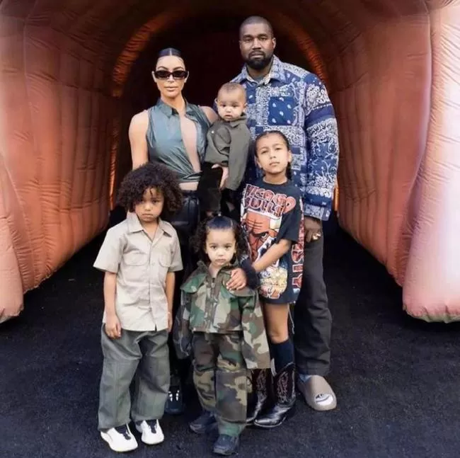 卡戴珊侃爷婚姻关系结束 每月将获143万抚养费