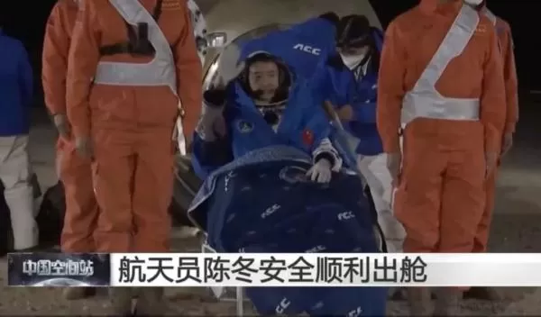 “感觉良好”x 3 一起来看刘洋的太空“出差”日记