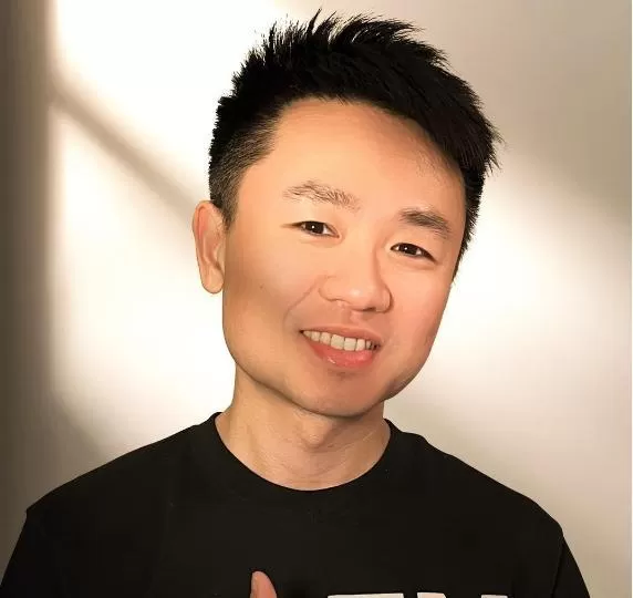 网红“石莉”被曝出轨女粉 出两万美元打胎
