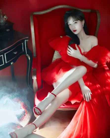 王李丹妮被网友称为:男人的心头肉 你觉得呢