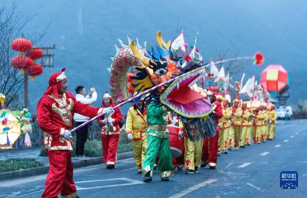 浙江淳安：山乡村落非遗花灯“迎元宵”