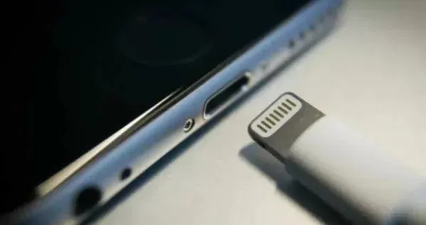 iPhone15Pro改用USBC端口是怎么回事 苹果15P充电接口改用USB-C端口