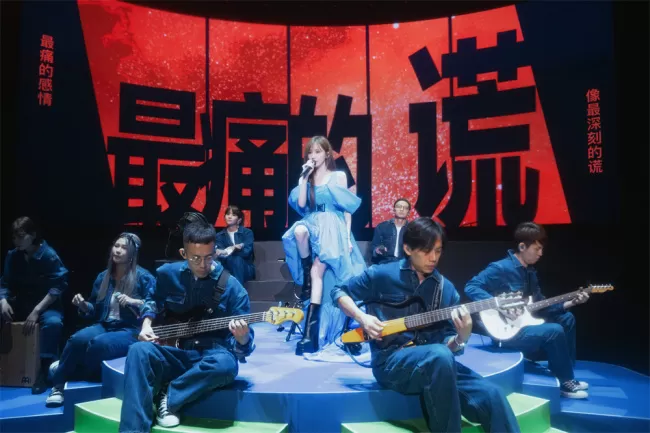王心凌世界巡回演唱会上海站开唱 甜美升级换不停